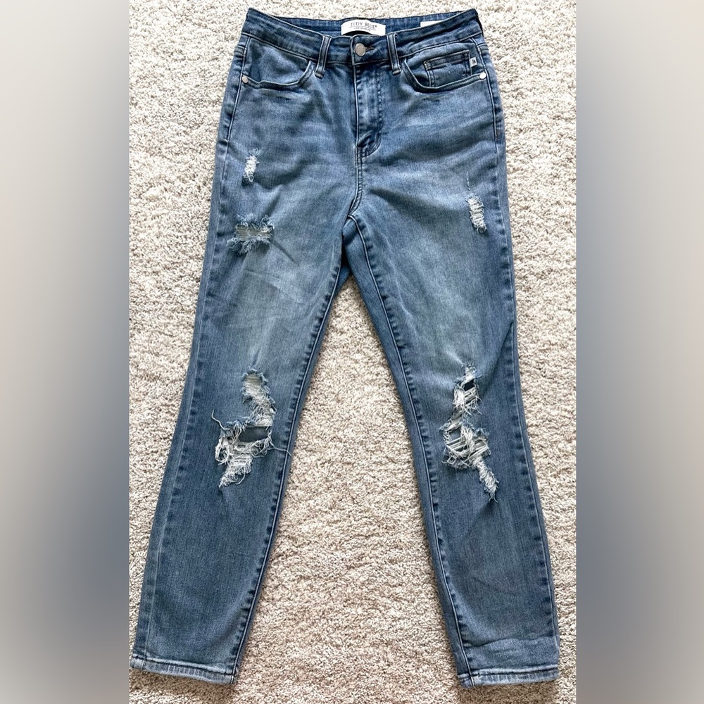 Judy Blue Distressed Skinny Jeans in Blue